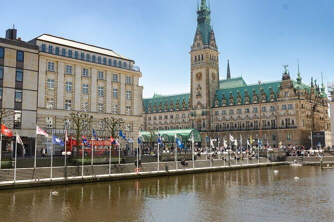 Hamburg Hop-on Hop-off Sightseeing Tour on Red Double Decker Bus - When things go sideways: construction, early cutoffs, and crowded stops