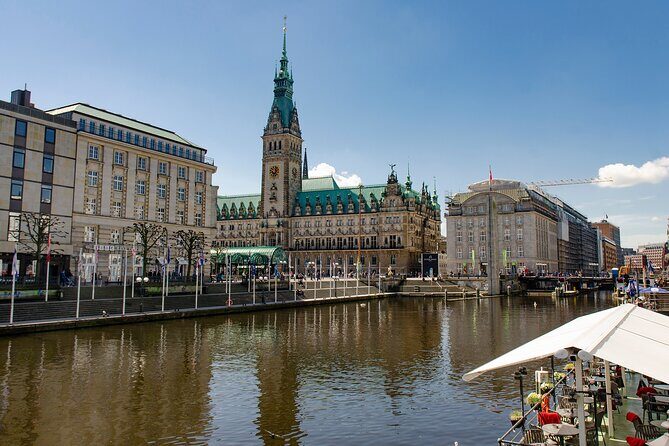 Hamburg Hop-on-Hop-off Tour, Harbor and Lake Alster Cruise - Key stops that matter: Port of Hamburg, HafenCity, Elbphilharmonie, Rathaus, Reeperbahn