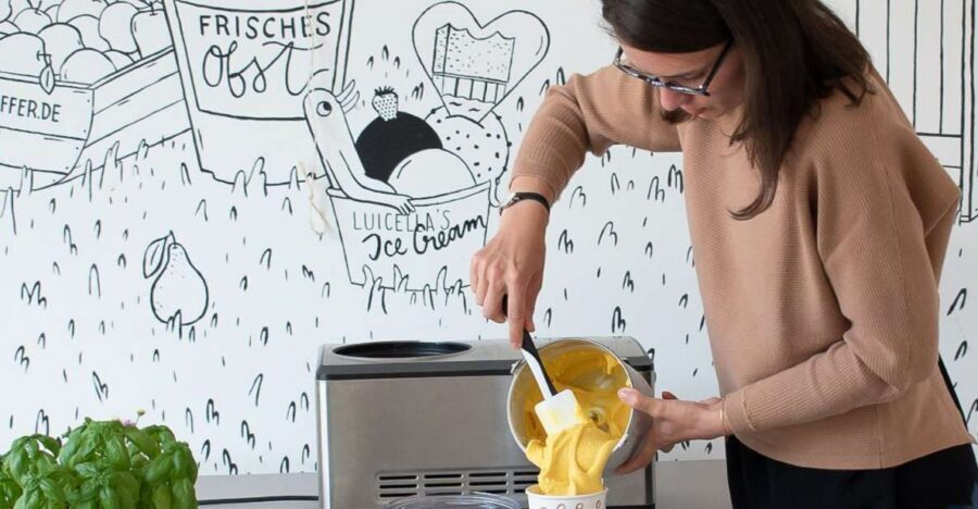 Hamburg: Ice-Cream Workshop - The 2-Hour Flow: From Ice-Cream Basics to Your Own Flavor