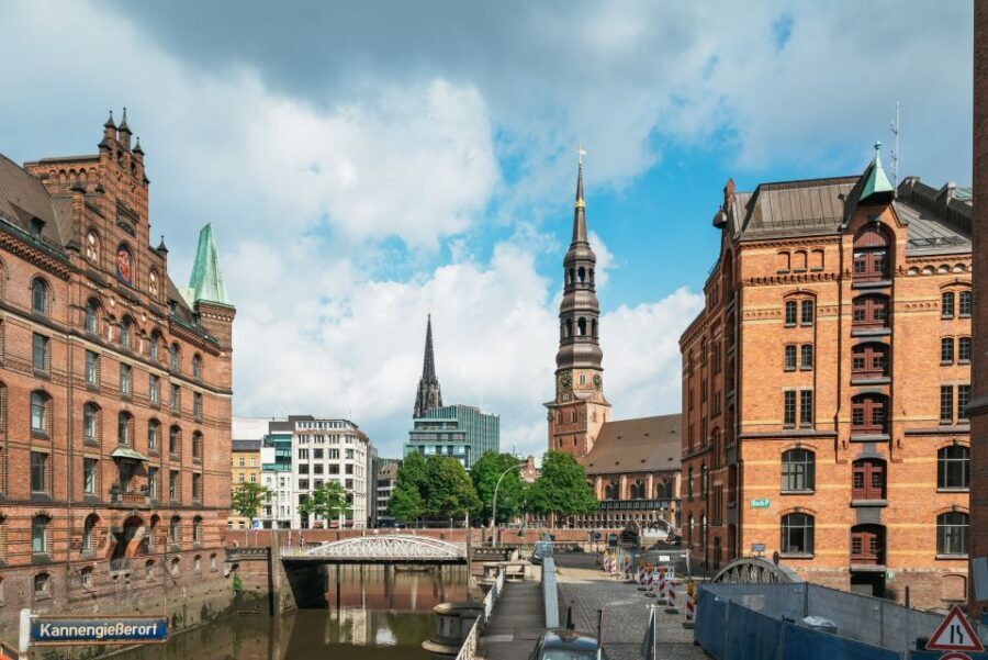 Hamburg: Line A Sightseeing Hop-On Hop-Off Bus Tour - How the hop-on hop-off ticket plays out in real life