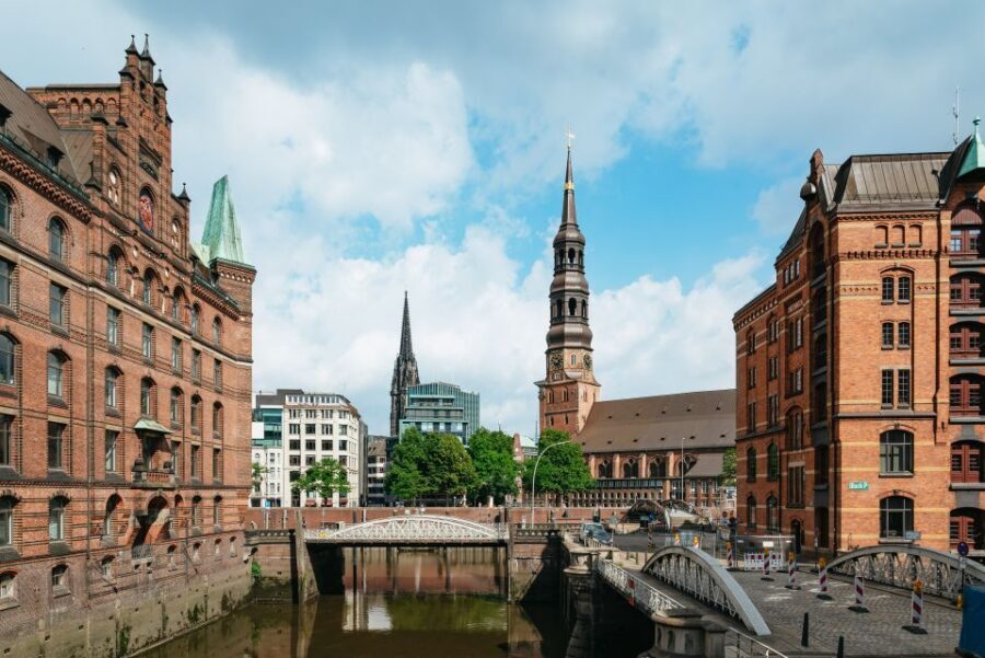 Hamburg: Line A Sightseeing Hop-On Hop-Off Bus Tour - Timing and frequency: plan around seasonal gaps
