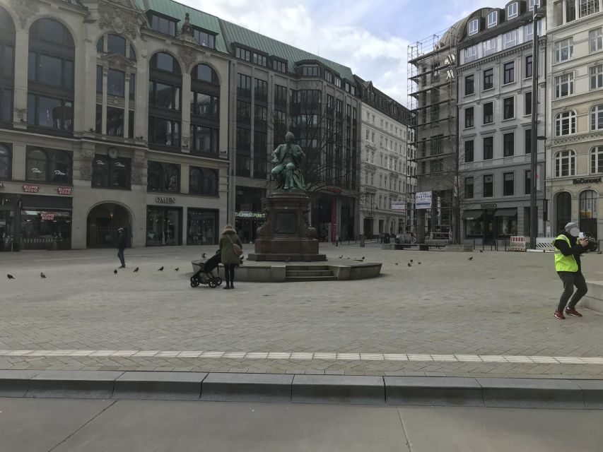 Hamburg: Line C Sightseeing Hop-On Hop-Off Bus Tour - Audio guide languages and roof-open views: the simple upgrades that matter