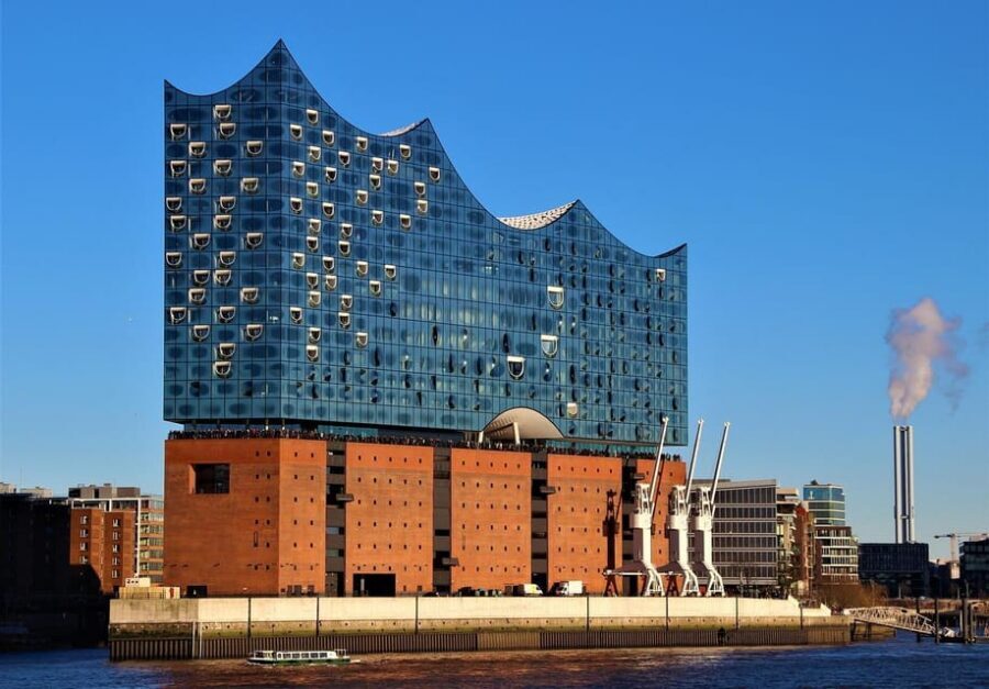 Hamburg : Line G Hop-On Hop-Off Sightseeing Tour - Harbor views first: where Hamburg makes its case