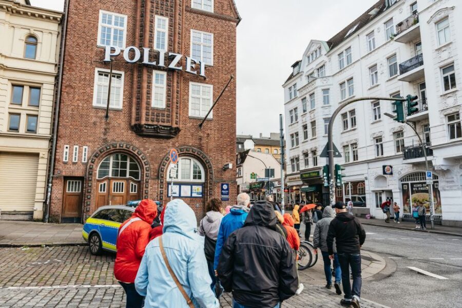Hamburg: Lust, Luden & Die Große Freiheit Tour - Side streets and backyards: why this route feels more authentic