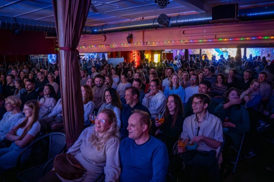 Hamburg: Moin Comedy Club Stand Up Comedy Live Show Ticket - German comedy notes: the biggest factor for your enjoyment