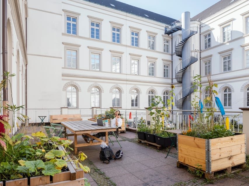Hamburg: Museum für Kunst und Gewerbe Entrance Ticket - Audio guide reality check (and how to work around it)