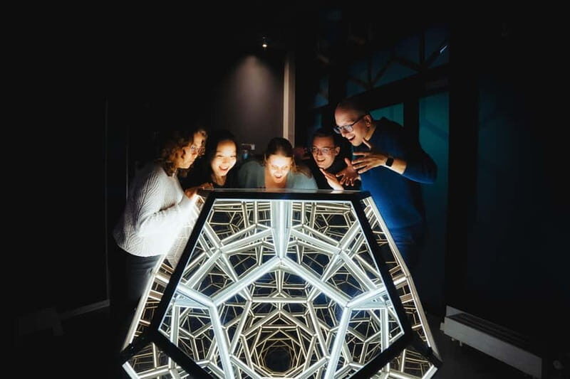 Hamburg: Museum of Illusions Ticket - The best illusions to seek: floating heads, infinite rooms, and gravity tricks