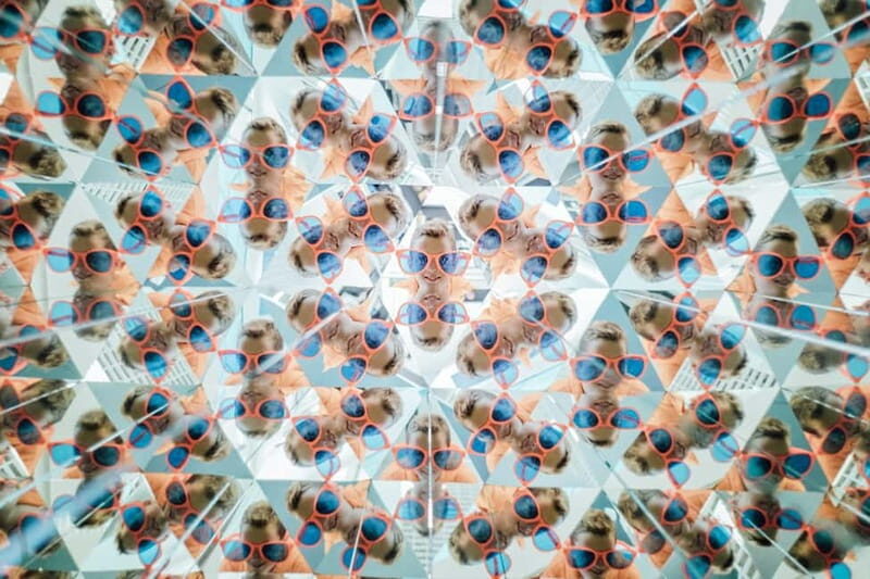 Hamburg: Museum of Illusions Ticket - Photo strategy: how to get the best shots without ruining the flow