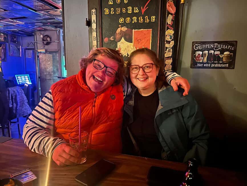 Hamburg: Neighborhood tour with a former dominatrix - Meeting at Marys Treff bei Günter Jauch (and the brief reality check)