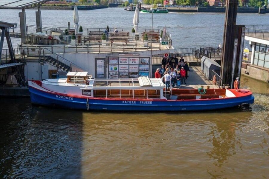Hamburg: One Hour Traditional Harbor Cruise - Key things that make this harbor cruise worth your hour