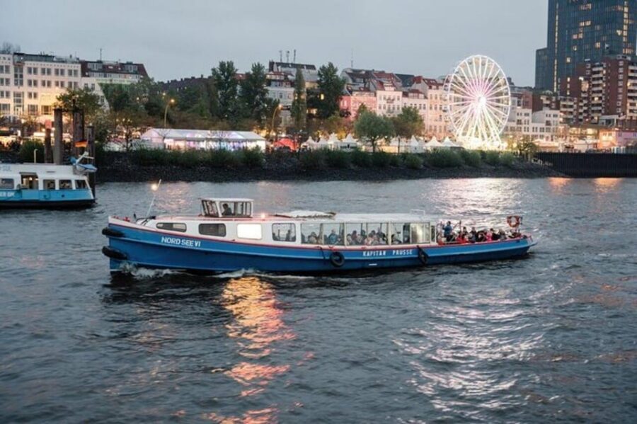 Hamburg: One Hour Traditional Harbor Cruise - What you see on the water: working ships, big port systems, real scale