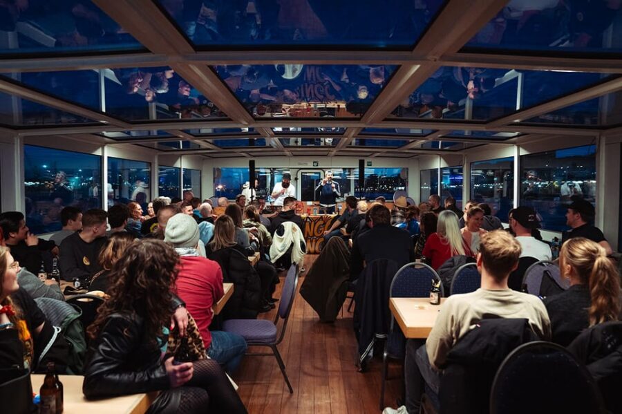 Hamburg: Party Bingo with the Bingo Gringos - Meeting at Überseebrücke: finding the right barge quickly
