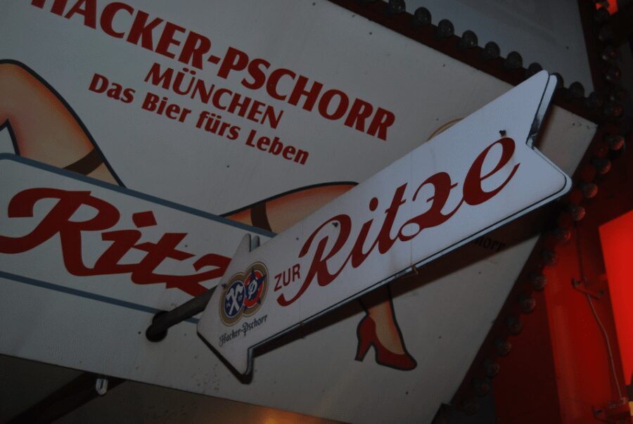 Hamburg: Private 1.5-Hour Walking Tour of St. Pauli - Walking the sinful streets: what you’ll actually learn