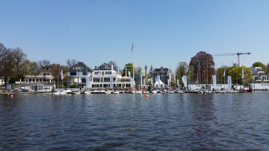 Hamburg: Private 3-Hour Guided Car Tour - Elbchaussee and the River Elbe: panoramic views with a storyline