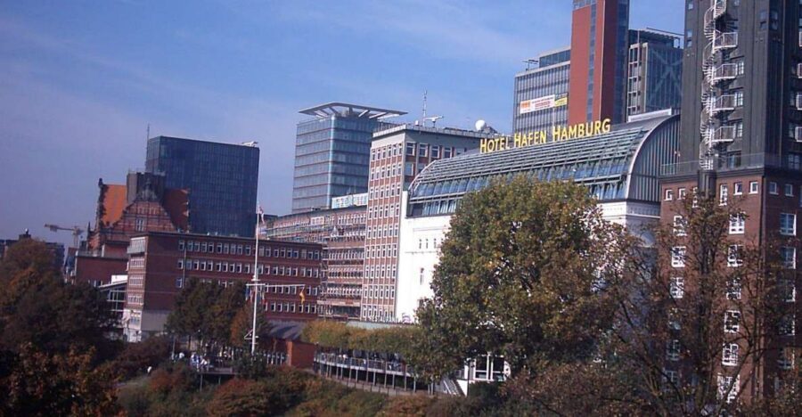 Hamburg: Private 75-Minute Tour of St. Pauli - Getting Oriented at Millerntorplatz