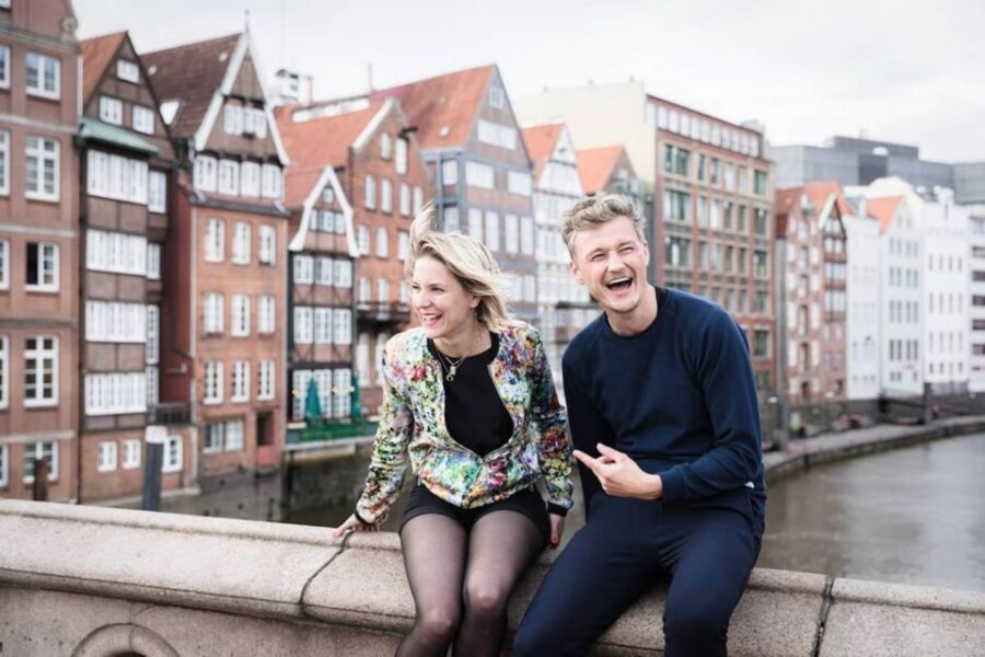 Hamburg: Private Couples' Photoshoot and Walking Tour - Meeting Point: Jungfernstieg vs. Beatles-Platz (and Why It Matters)