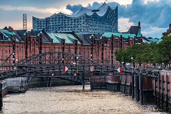 Hamburg - Private Peppercorn Tour for 2 Persons - Stop 1: Speicherstadt UNESCO as Peppercorns Territory