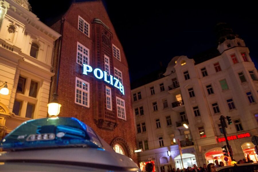 Hamburg: Private Tour Red Light District Walking Tour - Guide quality: what the best-led tours feel like