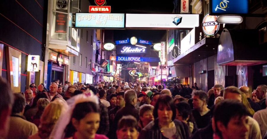 Hamburg: Private Tour Red Light District Walking Tour - Finding your guide: starting options that keep you flexible