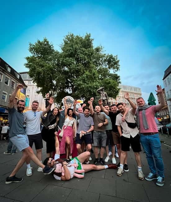 Hamburg: Pubcrawl & Nightlife Tour auf St.Pauli - Meeting point at Davidwache: get your bearings fast