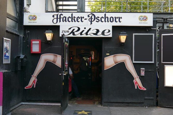 Hamburg: Red- & Bluelight - Private guided Reeperbahn Tour - Reeperbahn yellow signs: rules you can actually use