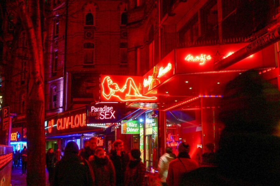 Hamburg: Reeperbahn Quickie, The Short & Sexy St. Pauli Tour - Why the 1.5-hour St. Pauli format makes sense
