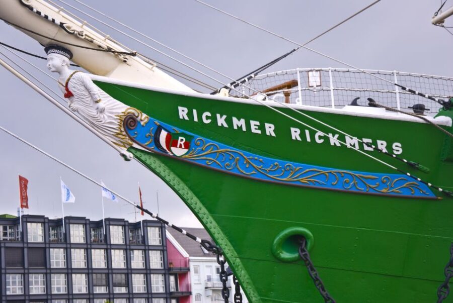 Hamburg: RICKMER RICKMERS Museum Entry Ticket - Entering the museum area: history, restoration, and quarters