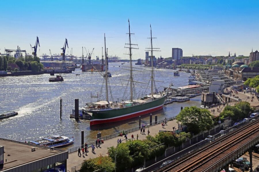 Hamburg: RICKMER RICKMERS Museum Entry Ticket - Who should go (and who might be frustrated)