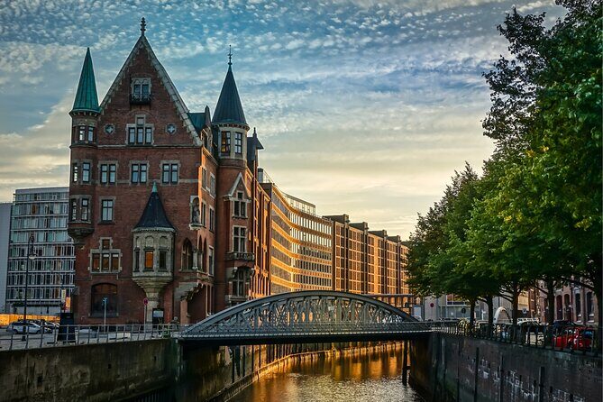 Hamburg Scavenger Hunt and Highlights Self Guided Audio Tour - Stop-by-stop: what you’ll do around Chilehaus and the St. Nikolai memorial