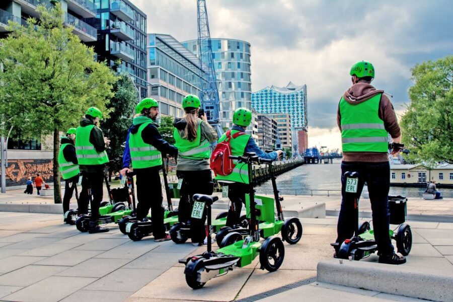 Hamburg: Sightseeing Tour with 'Scuddy' - Canal passes and Lohsepark: HafenCity’s green lung