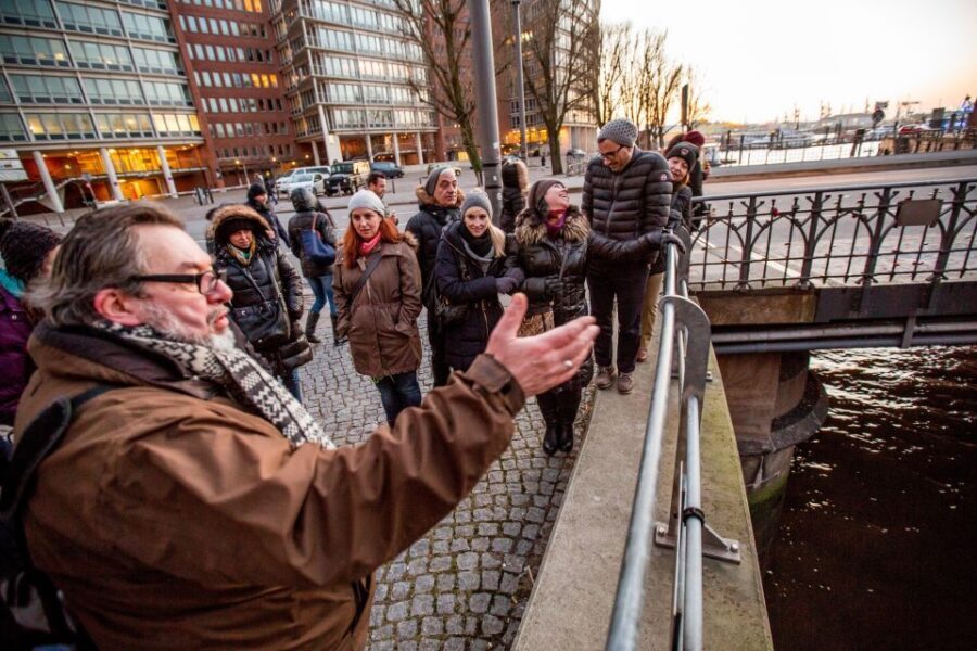 Hamburg: Speicherstadt and HafenCity 2-Hour Tour - Key points to know