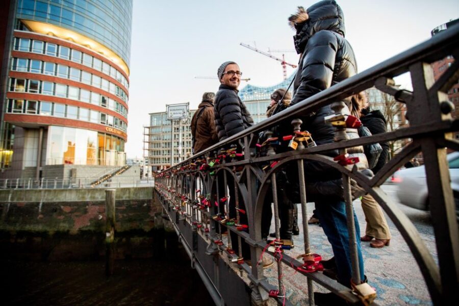 Hamburg: Speicherstadt and HafenCity 2-Hour Tour - Starting at Baumwall: the smart way to get oriented