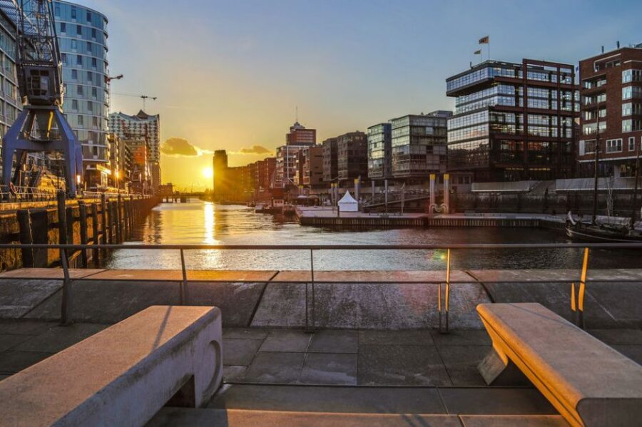 Hamburg: Speicherstadt and HafenCity 2-Hour Tour - Who this tour fits best (and who should skip it)