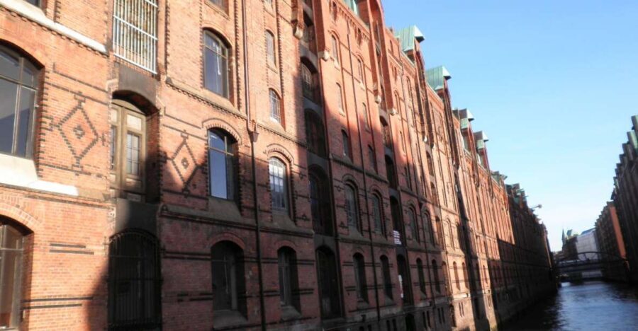 Hamburg: Speicherstadt & HafenCity 2-Hour Walking Tour - Key things that make this tour worth your time