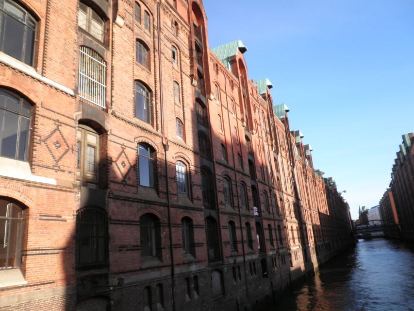 Hamburg: Speicherstadt & HafenCity 2-Hour Walking Tour - Elbe Philharmonic Hall area and the Coffee Plaza viewpoints