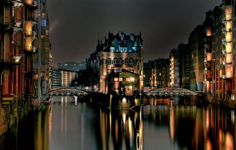 Hamburg: Speicherstadt & HafenCity Tour - Starting Points: Baumwall or the Harbor Police Station