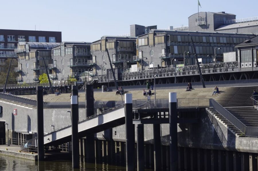 Hamburg: Tour from St. Michael's to the Elbphilharmonie - Price and value: is $25 for a 2-hour walk worth it?