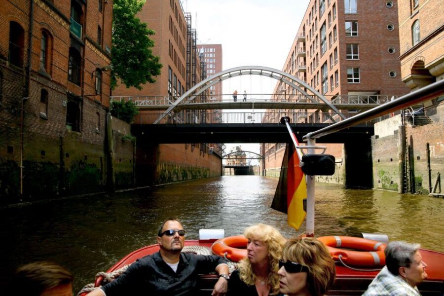 Hamburg: Traditional Harbor Tour with Commentary - What you’ll see on the water: port work, shipbuilding, and bridges