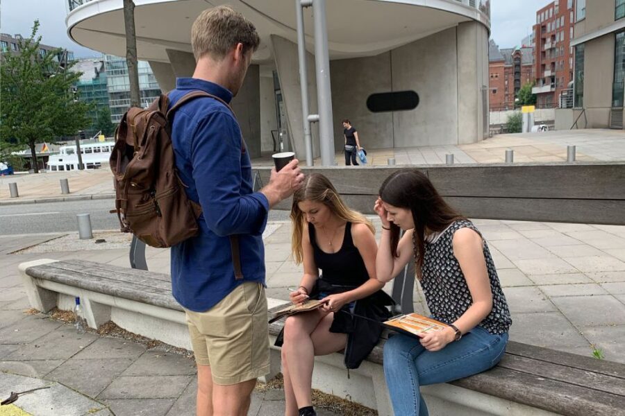 Hamburg: Treasure Hunt Game through HafenCity - Kaiserkai promenade: a calmer stretch to reset
