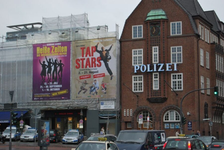 Hamburg: Walking Tour for School Groups - Price and value: $294 per group up to 25 for 90 minutes