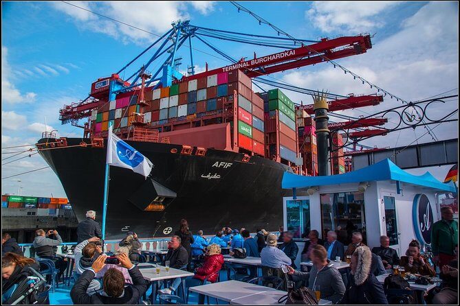Harbor cruise on the beautiful Elbe - Where to Meet at Brücke 1 and How to Plan Your Arrival