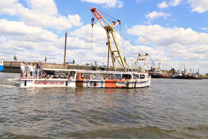 Hop-on hop-off on the water with the Maritime Circle Line in Hamburg - Hafenmuseum Hamburg: pre-container port life in a preserved setting