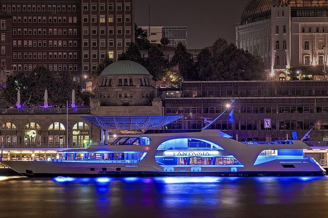 Lights tour through the port of Hamburg and to the historic warehouse district - Hamburg harbor lights and why Speicherstadt works so well from the water