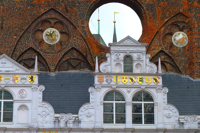 Lübeck Day Trip From Hamburg By Train With Private Guide And Lunch - The Holsten Gate Stop: A 15th-Century Marker You Can Walk Past