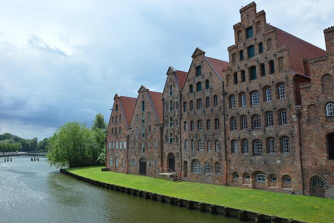 Lübeck Day Trip From Hamburg By Train With Private Guide And Lunch - Lübeck Cathedral: The 1173 Origin Story Behind the Brick
