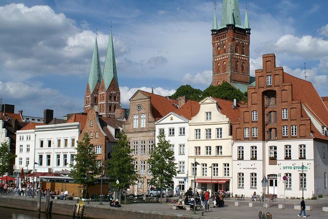 Lübeck Day Trip From Hamburg By Train With Private Guide And Lunch - Schiffergesellschaft Lunch: Captain’s Hall to Local Table
