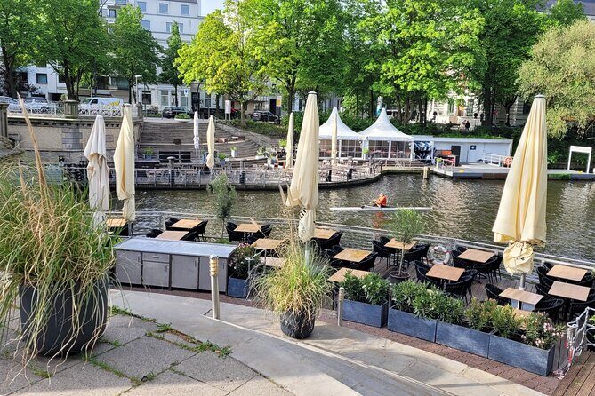 Running tour Hamburg with insider tip guarantee - Insider tips and fun facts: learning while you move