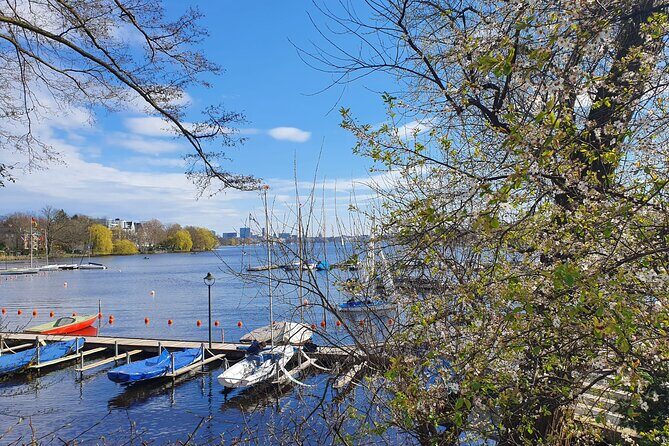 Running tour Hamburg with insider tip guarantee - Small group benefits: why max 5 actually changes the vibe
