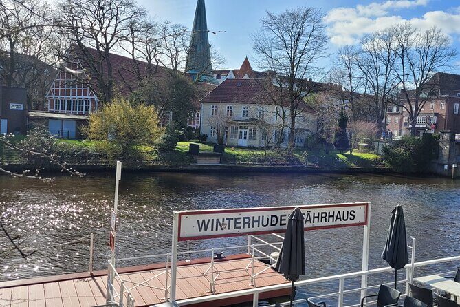 Running tour Hamburg with insider tip guarantee - English-speaking experience with mobile ticket ease