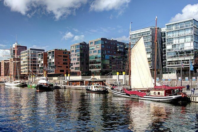 Speicherstadt & HafenCity Erlebnistour - Route logistics: Baumwall Station to Chilehaus in about 2 hours